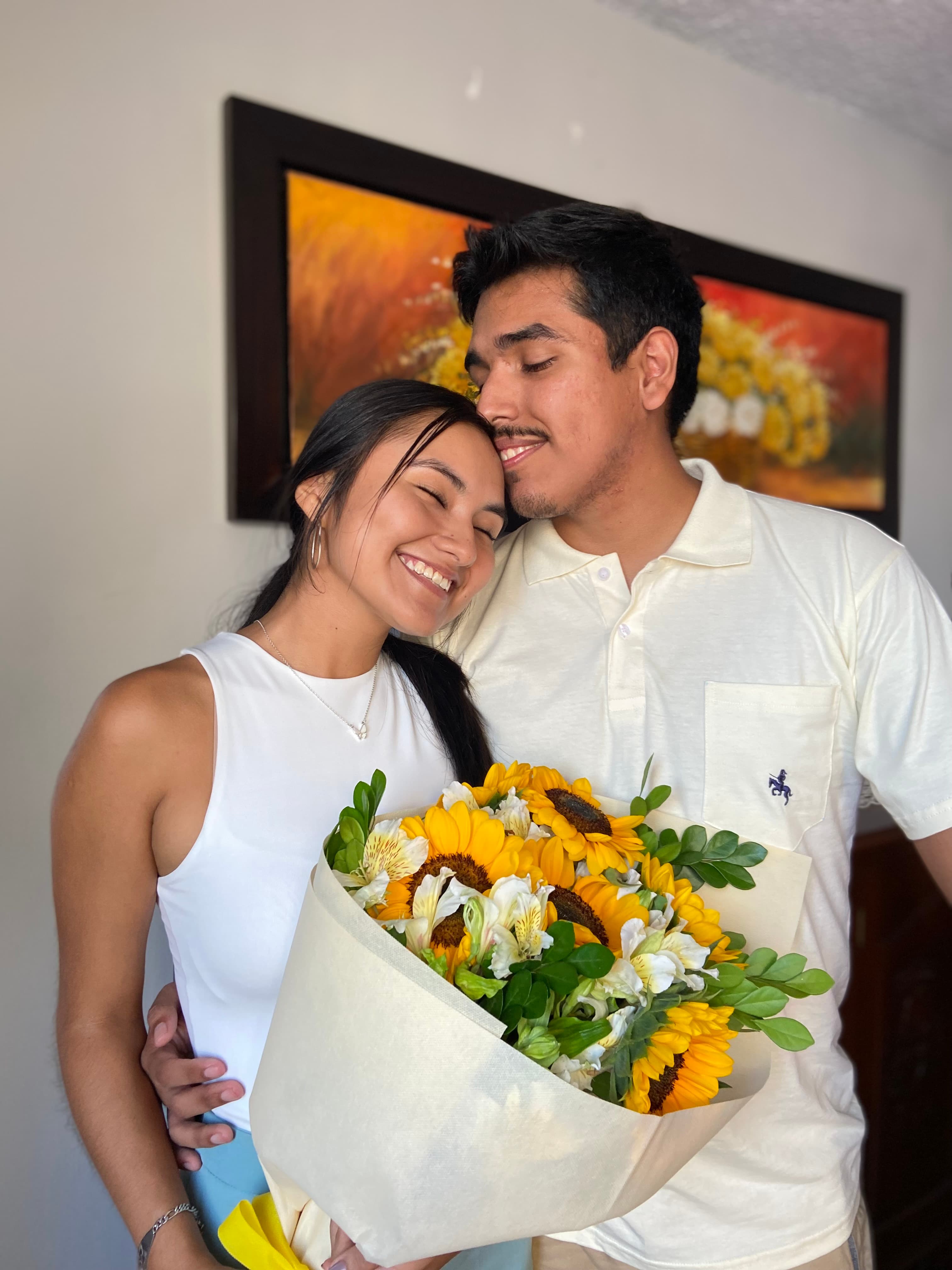 Ella y sus girasoles